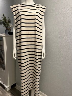 Sleeveless Striped Dress - Cream & Black just in time for summer size L  NWT